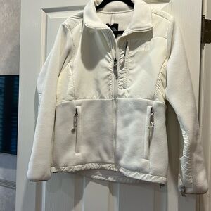 North face Denali women’s jacket. Full zip.